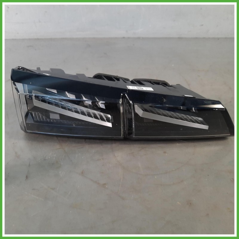Fanale Fanalino Sinistro SX Hella 24194701L Peugeot 308 3 Serie 2021 9835300480 Originale Usato