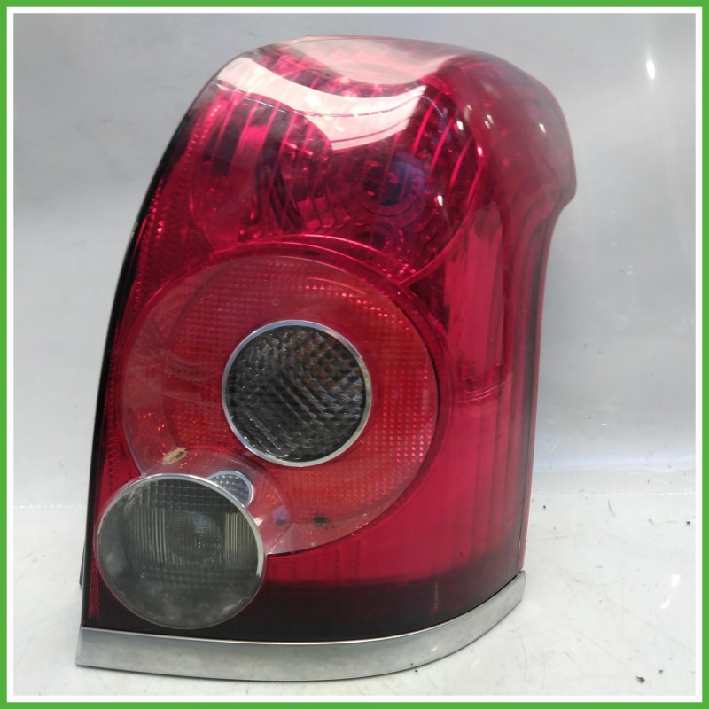 Fanale Fanalino Destro DX  Toyota Avensis 2 Serie SW 2006-2008 8155105182 Originale Usato