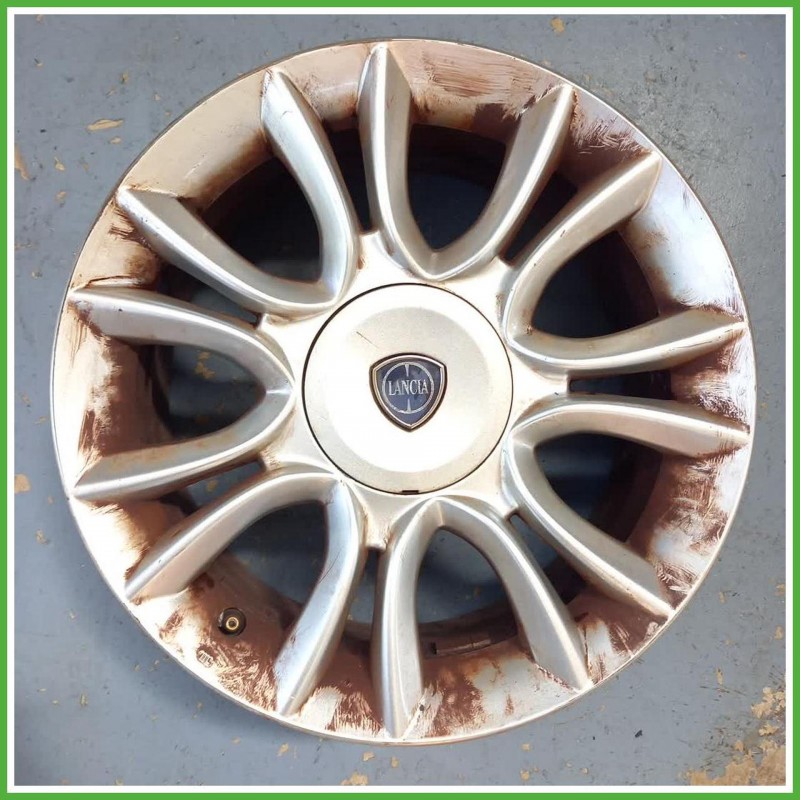 Cerchio Singolo in Lega Lancia Delta 3 Serie 16 pollici 16 7.0J 4x98 ET31 1pz 51960757 Originale Usato al pz