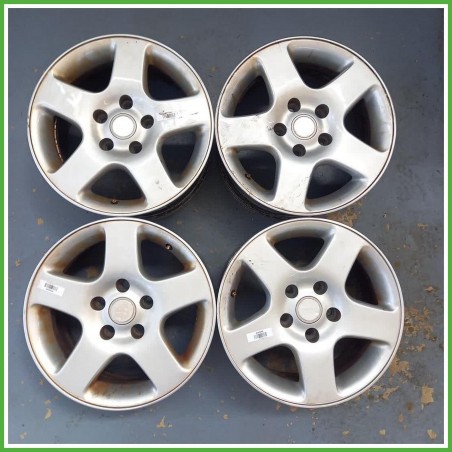 Cerchi in Lega Audi A6 4A2 15 pollici 15 7.0J 4x112 ET35 4pz 8D0601025DZ17 Originale Usato