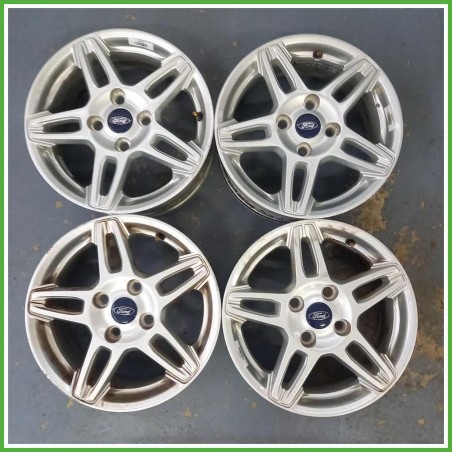 Cerchi in Lega Ford Fiesta 6 Serie 15 pollici 15 6.0J 4x108 ET47.5 4pz 1881869 Originale Usato