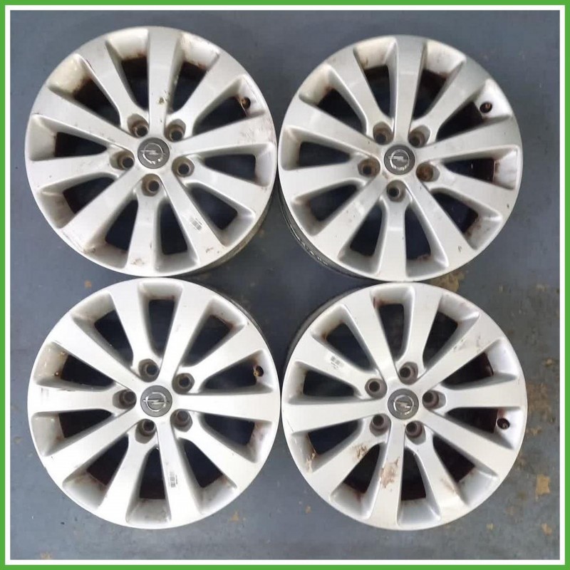 Cerchi in Lega Opel Astra J SW 17 pollici 17 7.0J 5x105 ET44 4pz 13417444 Originale Usato