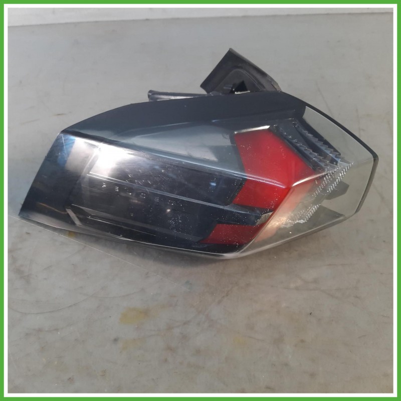 Fanale Fanalino Sinistro SX Automotive Lighting Peugeot 2008 2 Serie 2023 9838190580 Originale Usato