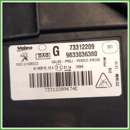 Faro Fanale Proiettore Sinistro SX Valeo 73312209 Peugeot 2008 2 Serie 2023 9833036380 Originale Usato