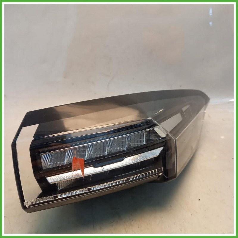 Fanale Fanalino Destro DX  Peugeot 308 3 Serie 2021 9835299280 Originale Usato