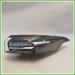 Fanale Fanalino Destro DX Hella 015.019.02AQ Peugeot 308 3 Serie 2021 9835299280 Originale Usato