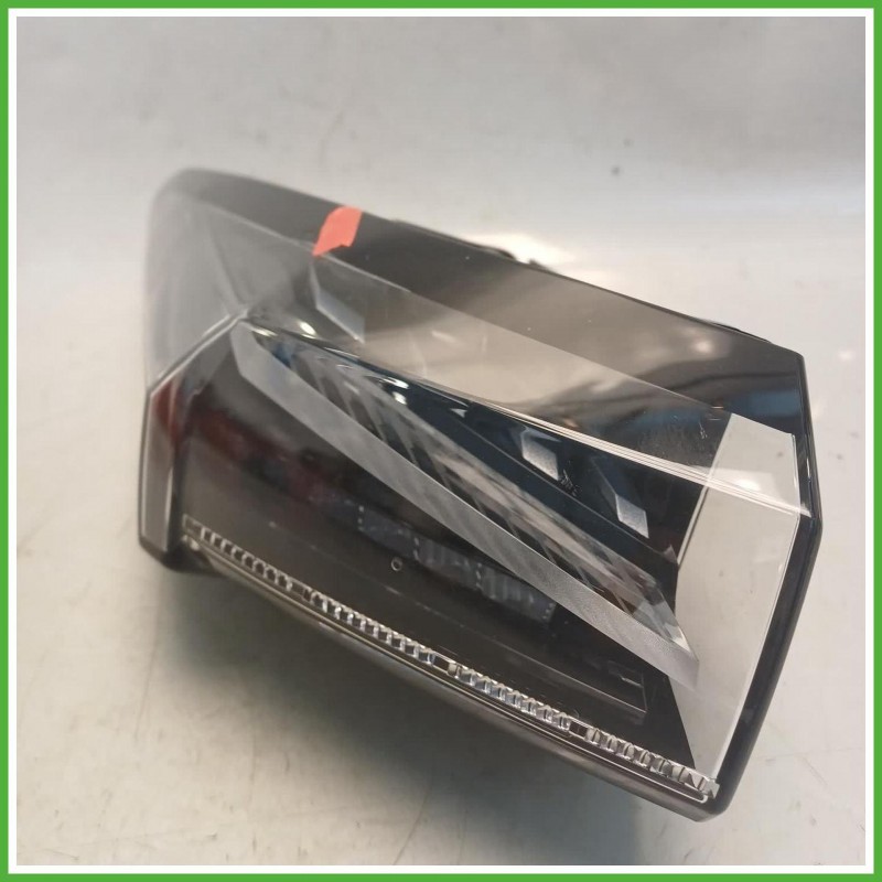 Fanale Fanalino Sinistro SX Hella 015.021.01AS Peugeot 308 3 Serie 2021 9835299480 Originale Usato