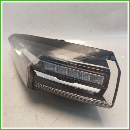 Fanale Fanalino Sinistro SX Hella 015.019.01AQ Peugeot 308 3 Serie 2021 9835299480 Originale Usato