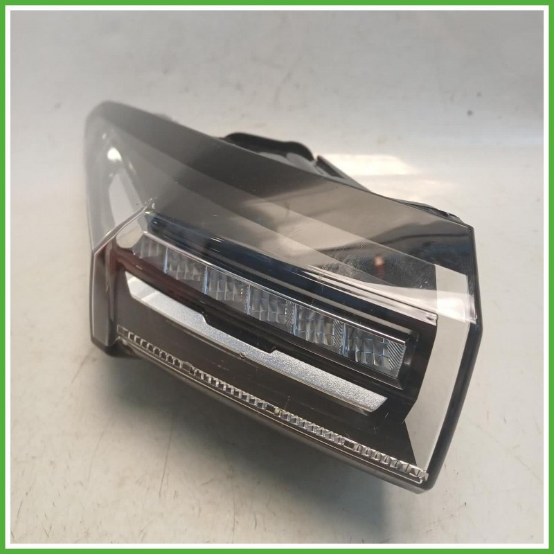 Fanale Fanalino Sinistro SX Hella 015.019.01 Peugeot 308 3 Serie 2021 9835299480 Originale Usato