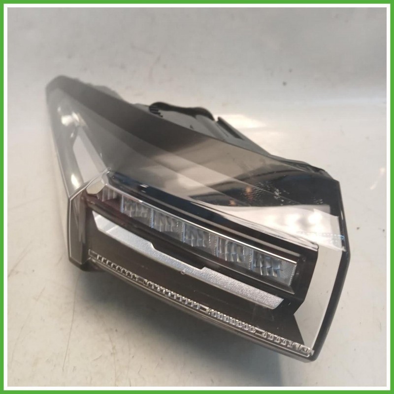 Fanale Fanalino Sinistro SX Hella 015.019.01AQ Peugeot 308 3 Serie 2021 9835299480 Originale Usato