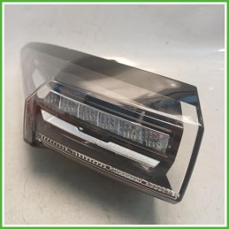 Fanale Fanalino Sinistro SX Hella 015.019.01AQ Peugeot 308 3 Serie 2021 9835299480 Originale Usato