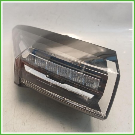 Fanale Fanalino Sinistro SX Hella 015.019.01AQ Peugeot 308 3 Serie 2021 9835299480 Originale Usato