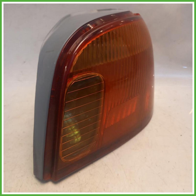 Fanale Fanalino Destro DX Koito Toyota Yaris France 1 Serie 2002-2005 815510D070 Originale Usato
