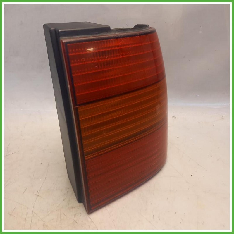 Fanale Fanalino Destro DX Hella Volkswagen Passat 3 Serie Variant 1993-1994 3A9945112 Originale Usato