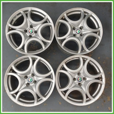 Cerchi in Lega Alfa Romeo MiTo 17 pollici 17 7.0J 5x98 ET39 4pz 156078693 Originale Usato