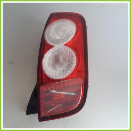 Fanale Fanalino Posteriore Destro DX VALEO NISSAN MICRA K12E 26550AX720 Originale Usato