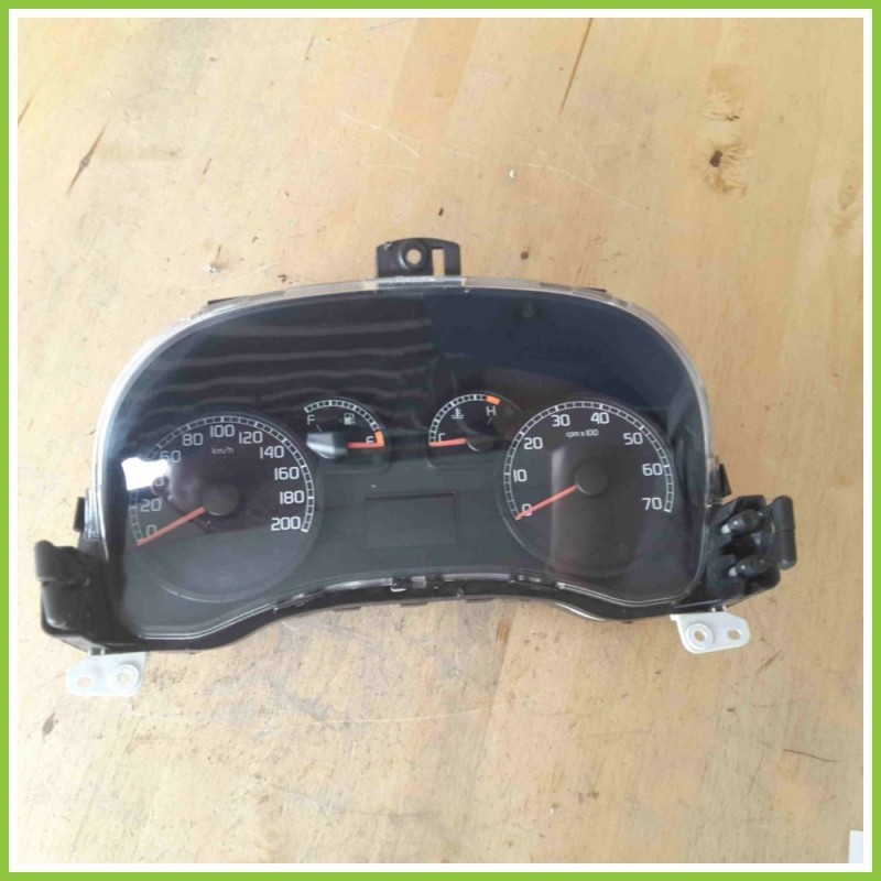 Quadro strumenti contachilometri tachimetro 503.00.046.03.00 FIAT PUNTO CLASSIC 2U 46833368 188A4000
