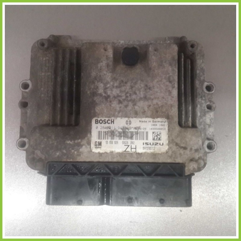 Centralina Motore Iniezione ECU BOSCH 0281011943 OPEL ASTRA A04 55556928 Z17DTH