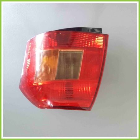 Fanale Posteriore Sinistro (SX) TOYOTA Corolla 5P (2002) 8156102150 Usato