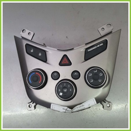 Comandi Climatizzatore Daewoo CHEVROLET (DAEWOO) Aveo (T300) 1.2 Benzina (2011) 95465996 - Usato