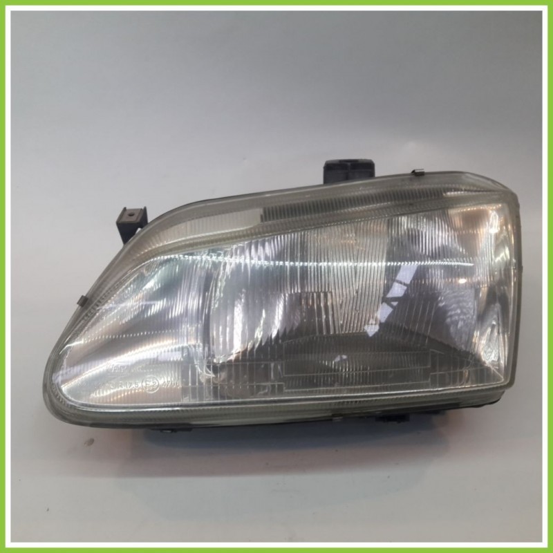 Faro Fanale Proiettore Anteriore Sinistro SX VALEO RENAULT MEGANE 1a Serie 7701040682 Originale Usato