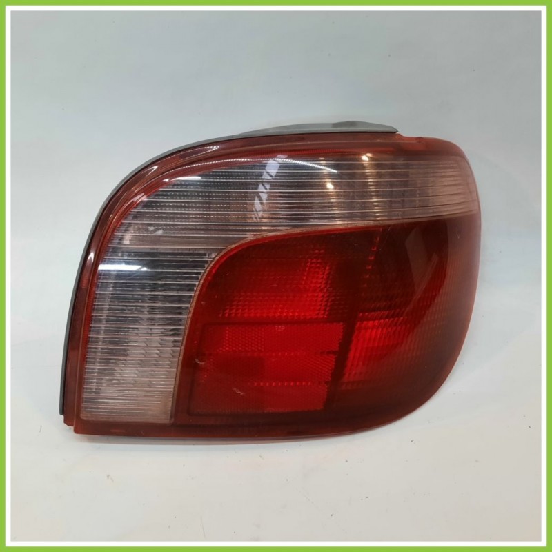 Fanale Fanalino Posteriore Destro DX KOITO 52-004 TOYOTA YARIS JPP 8155052130 Originale Usato