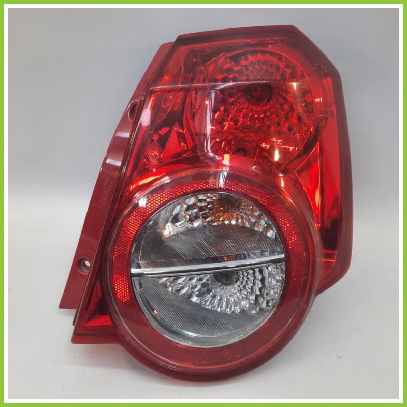 Fanale Fanalino Posteriore Destra DX CHEVROLET (DAEWOO) AVEO T250 95952067 Usato