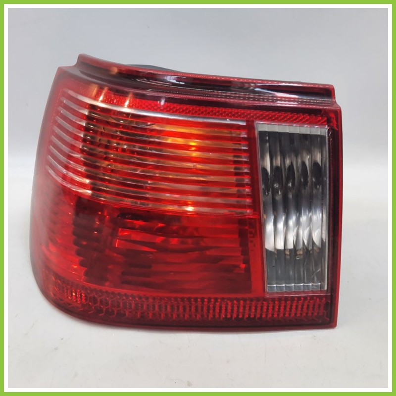 Fanale Fanalino Posteriore Destro DX HELLA SEAT IBIZA 6K 6K6945112G Usato