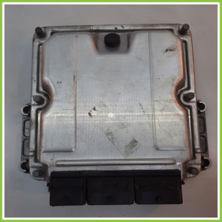Centralina Motore Iniezione ECU BOSCH 0281010632 RENAULT TRAFIC 1.9 dCi 8200118526 2001 2006