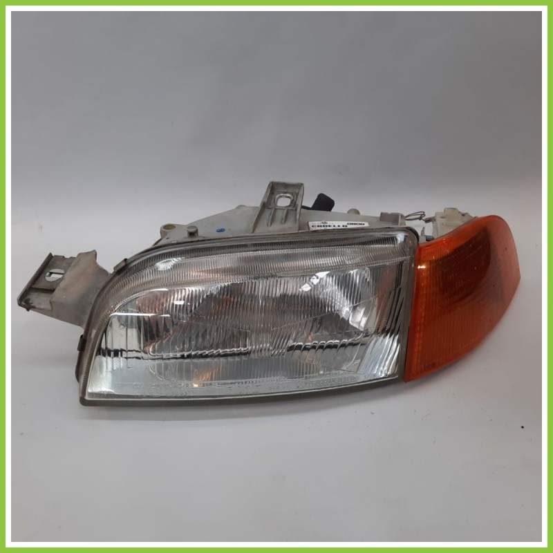 Faro Fanale Proiettore Anteriore Sinistro SX CARELLO 39770381 FIAT PUNTO 1a Serie 4681414 Usato