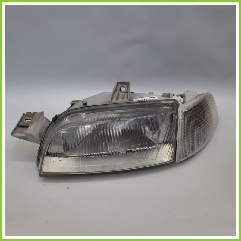 Faro Fanale Proiettore Anteriore Sinistro SX CARELLO 39770381 FIAT PUNTO 1a Serie 46481414 Usato