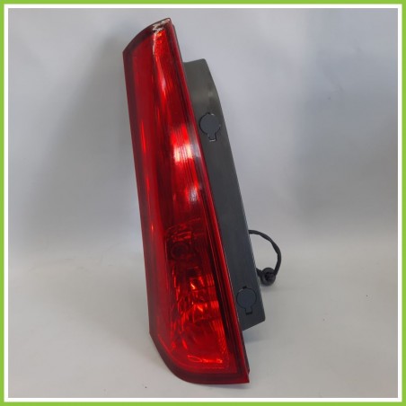 Fanale Fanalino Posteriore Sinistro SX HELLA 167609 KIA CEED 92403-1H300 Usato