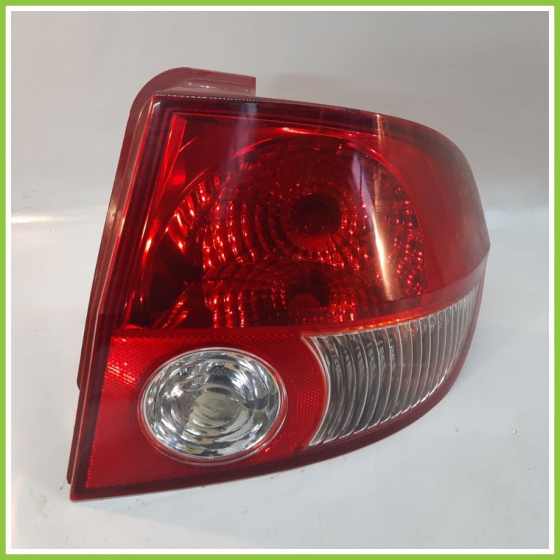 Fanale Fanalino Posteriore Destro DX HYUNDAI GETZ 92402-1C010 Usato