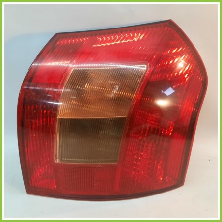 Fanale Fanalino Posteriore Destro DX KOITO TOYOTA COROLLA 81551-02300 Usato