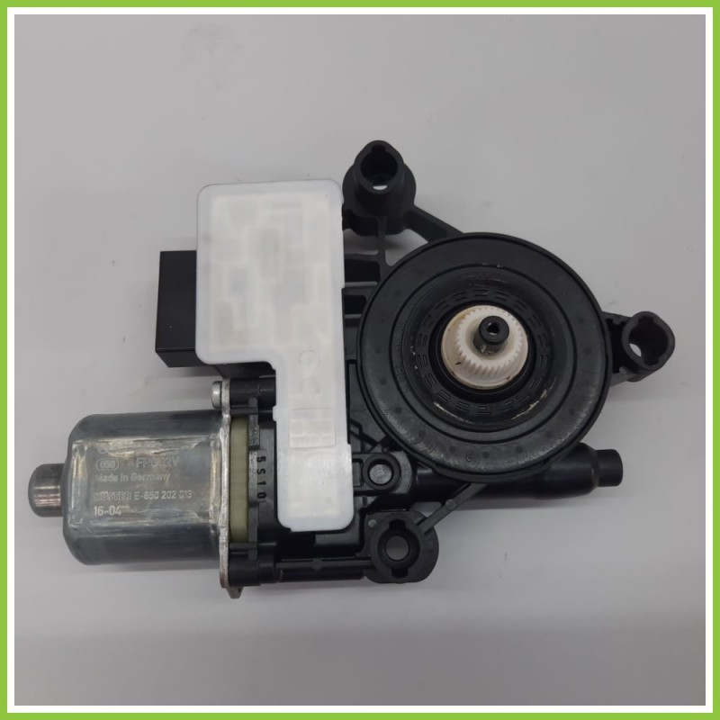 Motorino Alzavetro Posteriore Sinistro SX VOLKSWAGEN GOLF 5 Porte 5Q0959811 2012 2017 BOSCH 0130822965