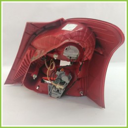Fanale Fanalino Posteriore Sinistro SX KOITO TOYOTA YARIS 81561-0D110 Usato