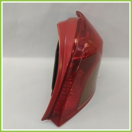 Fanale Fanalino Posteriore Destro DX KOITO TOYOTA YARIS 815510D110 Usato
