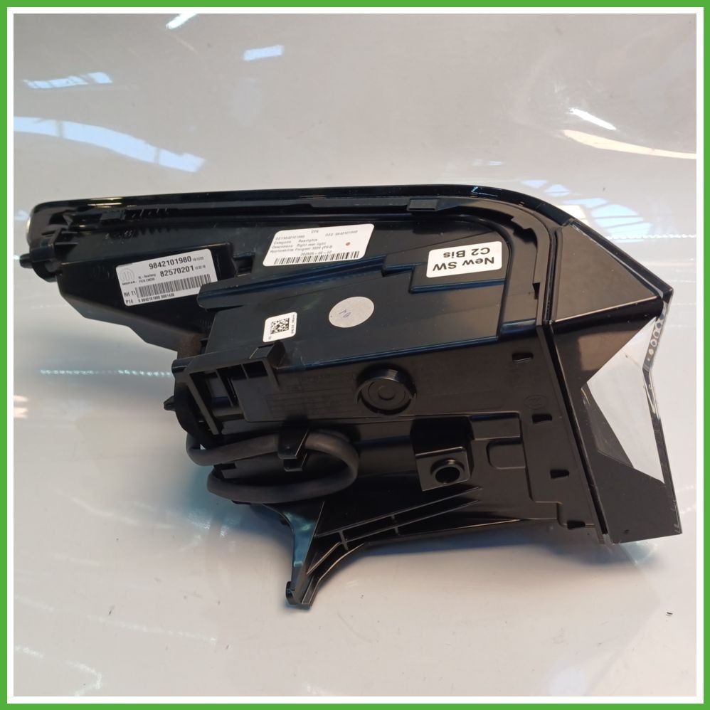 Rechtes Rücklicht (Beifahrerseite) Gebraucht MOPAR 82570201 PEUGEOT 3008 (ab 09/2020) PEUGEOT 2020