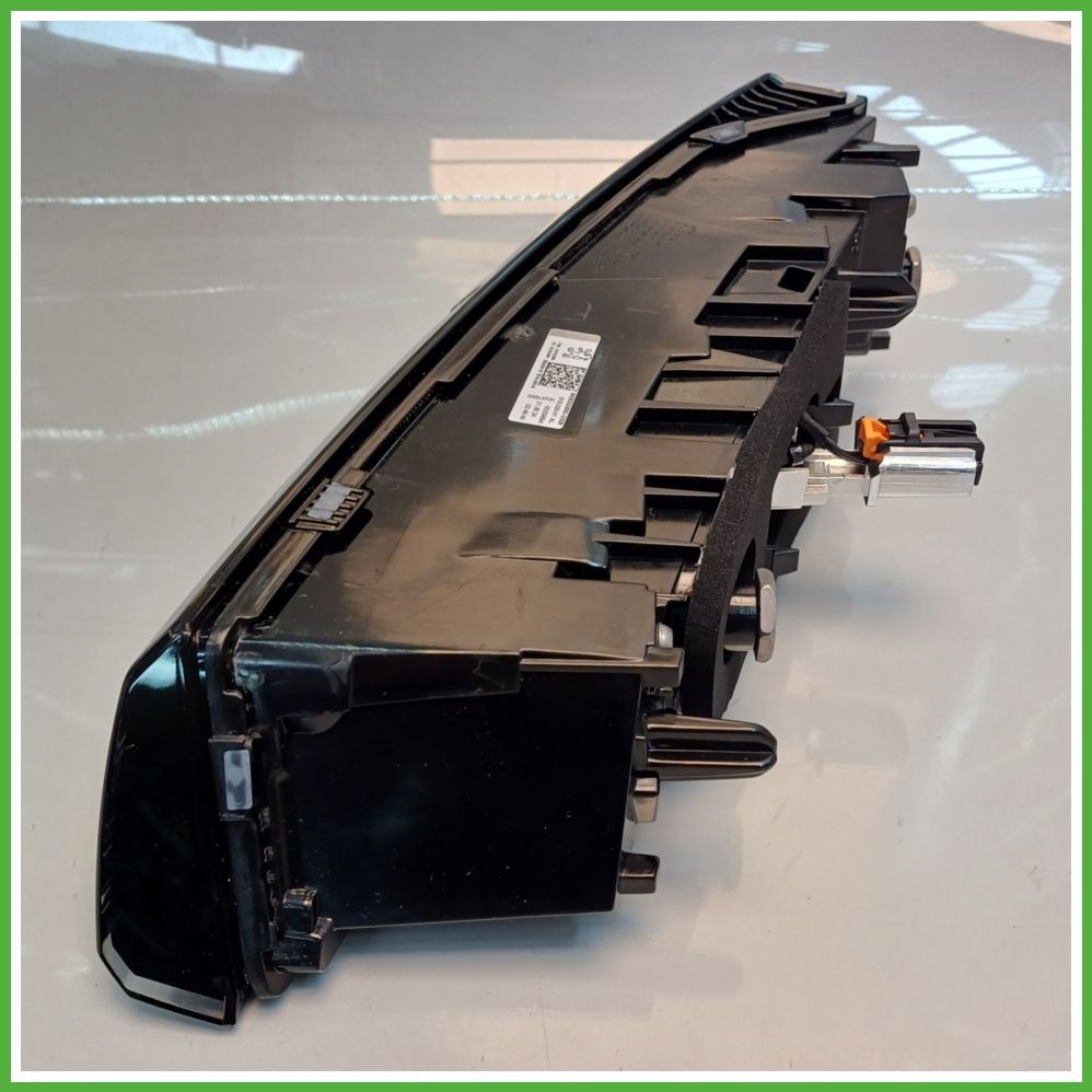 Linkes linkes Rücklicht (Fahrerseite) Gebraucht HELLA 015.020-01AL PEUGEOT 308 (ab 06/2021) PEUGEOT 2021