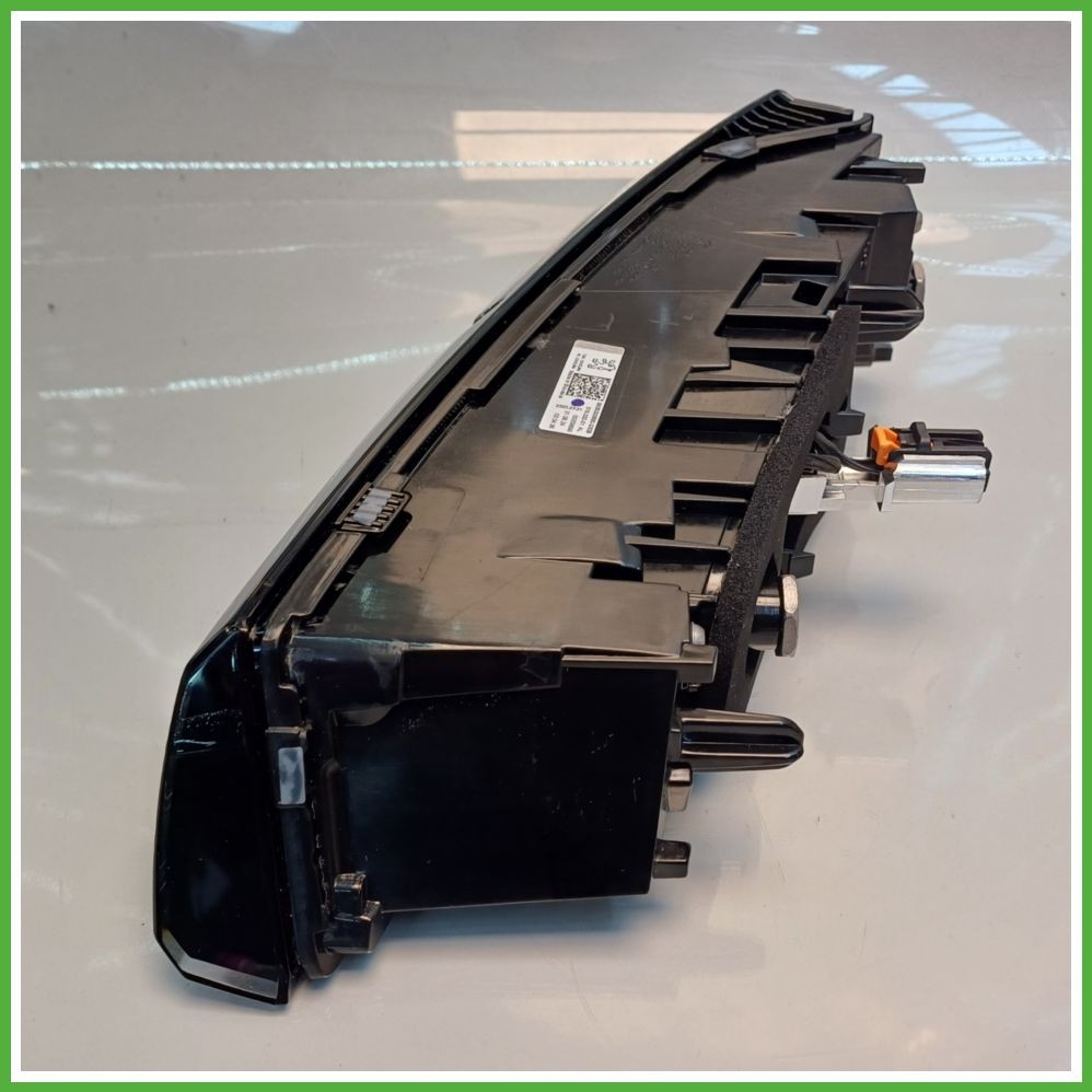 Linkes linkes Rücklicht (Fahrerseite) Gebraucht HELLA 015.020-01AL PEUGEOT 308 (ab 06/2021) PEUGEOT 2021